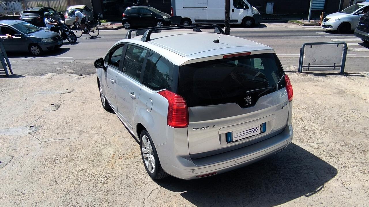 Peugeot 5008 1.6 HDi 110CV - 7 posti