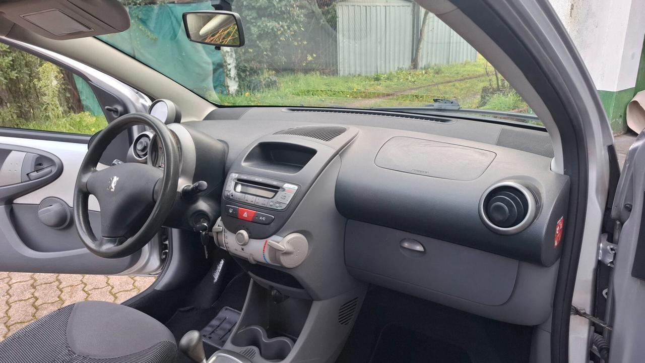 Peugeot 107 1.0 68CV 3p. Plaisir 2Tronic