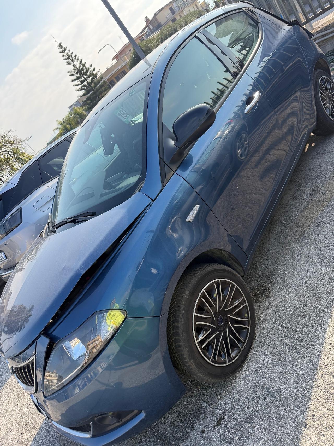 Lancia Ypsilon 1.0 70CV Hybrid Gold