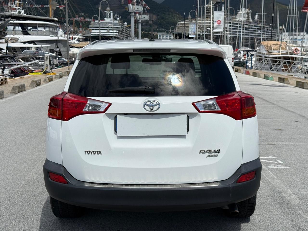 Toyota RAV 2.0 D-4D 4WD Lounge-FULL OPTIONAL