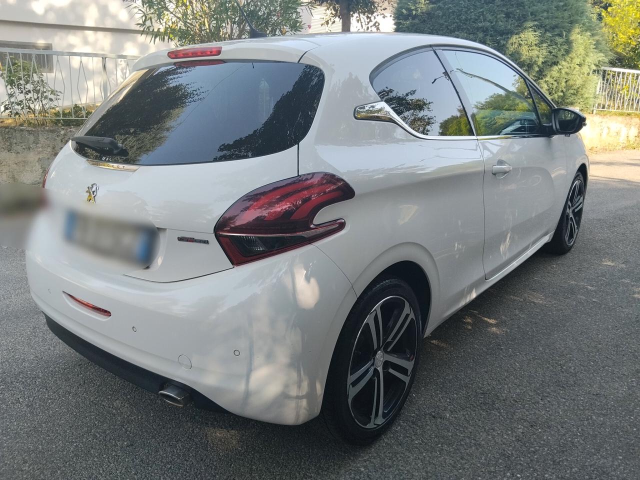 Peugeot 208 BlueHDi 100 3 porte GT Line