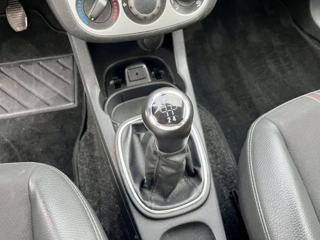 Opel Corsa 1.3d 2013 142.000km catena appena sostituita