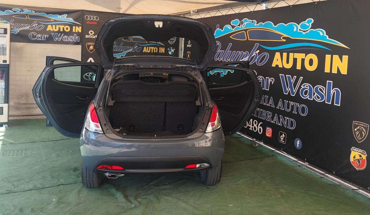 Lancia Ypsilon 1.2 69 CV 5 porte GPL Ecochic Gold