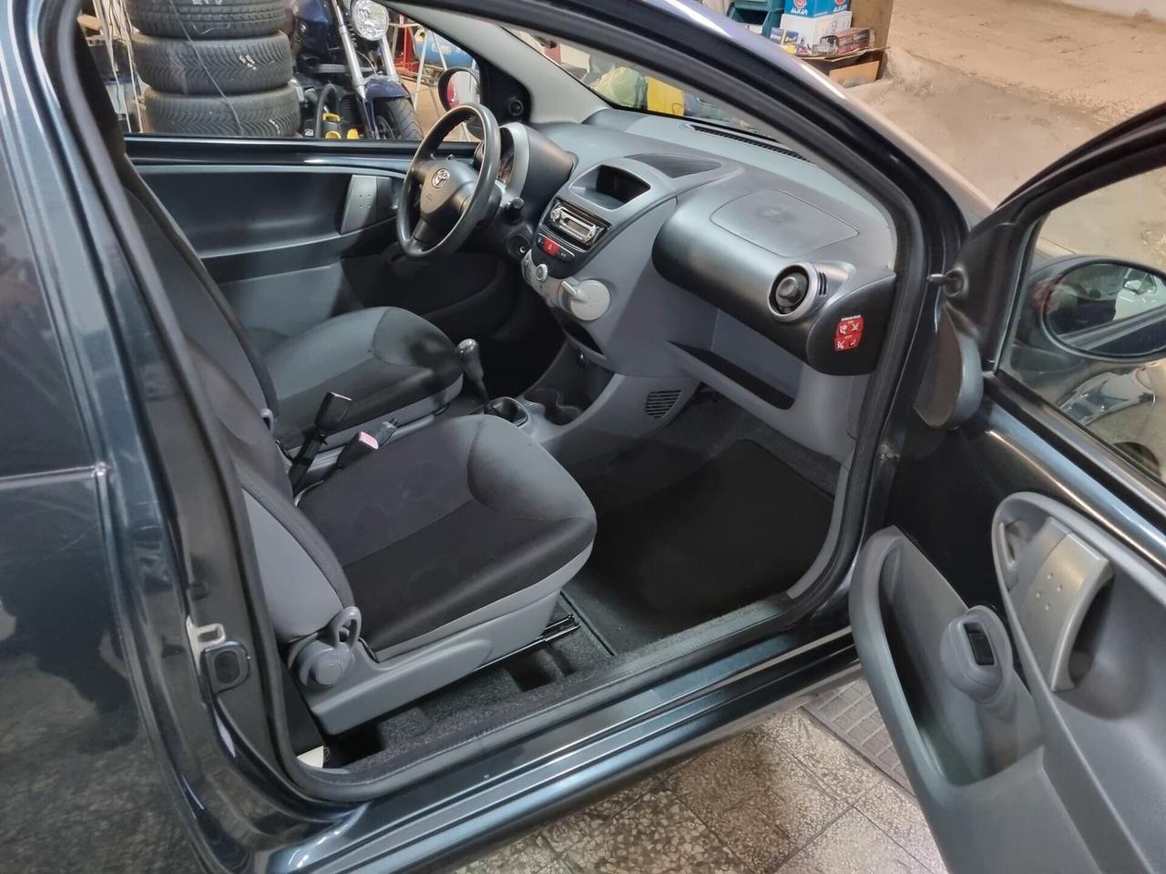 Toyota Aygo 1.0 12V VVT-i 3 porte Sol