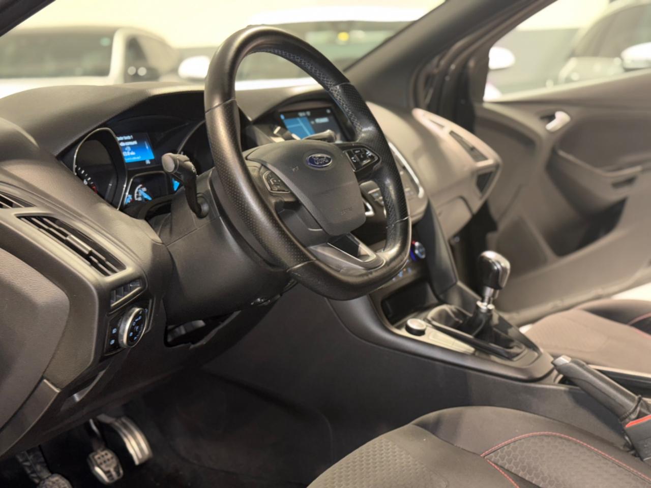 Ford Focus 1.0 EcoBoost 125 CV Start&Stop ST Line Business