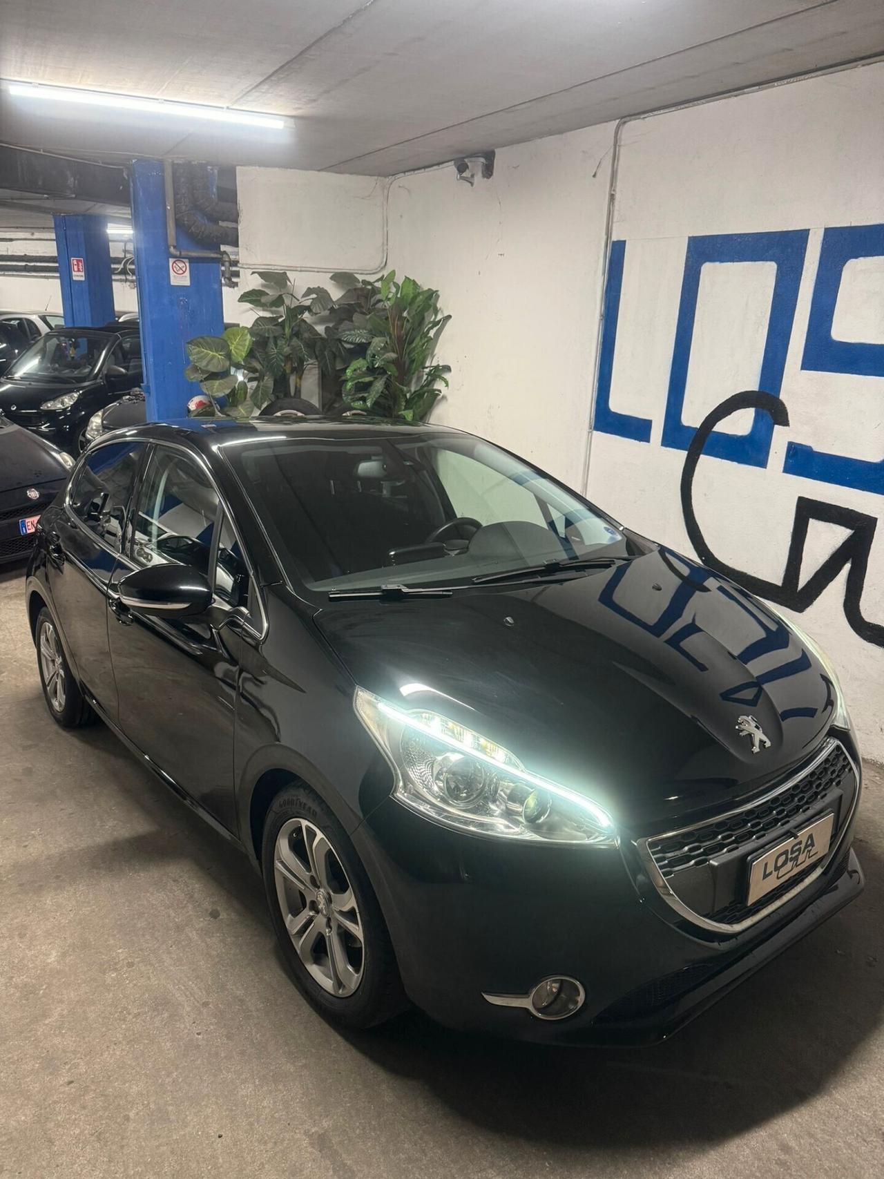 Peugeot 208 1.6 e-HDi 92 CV Stop&Start - 2013