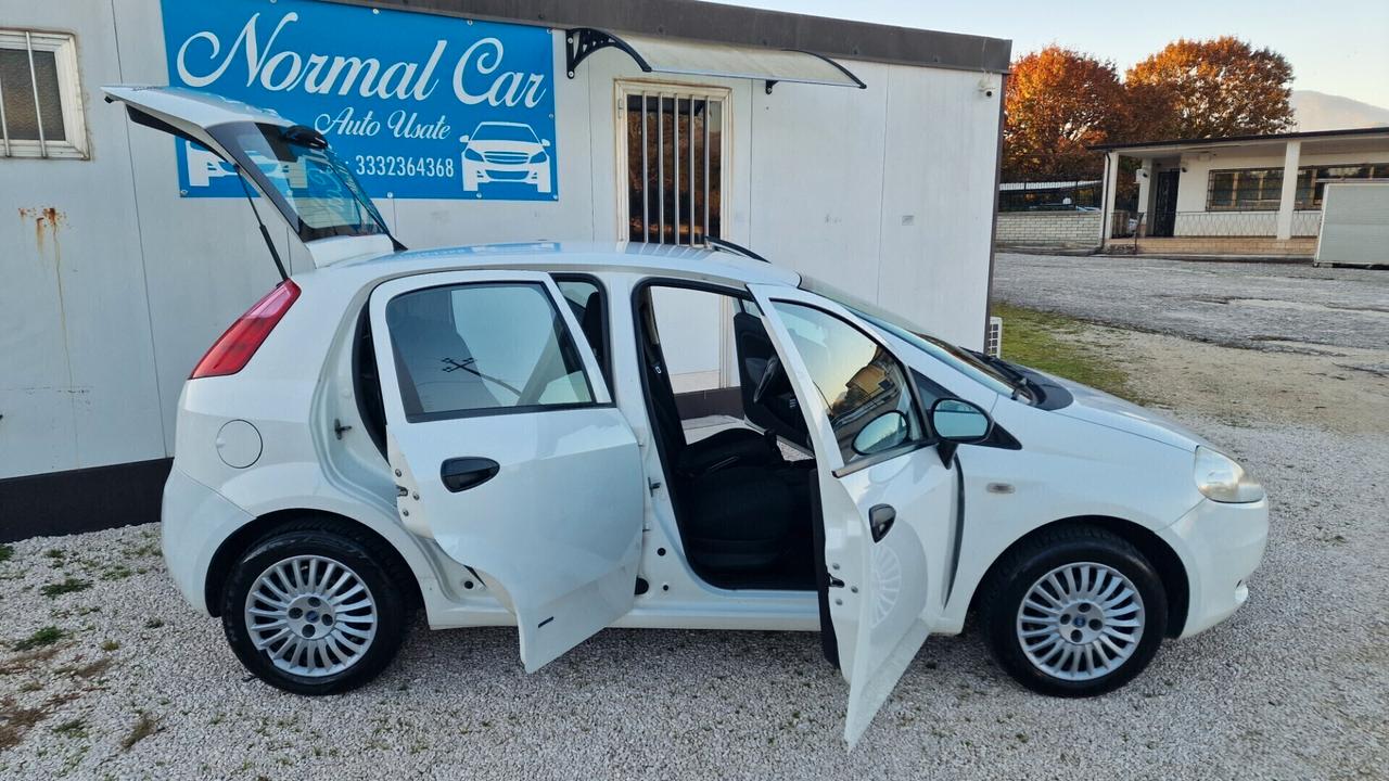 Fiat Grande Punto 1.3MJT 75 5p.Van Active 4pt