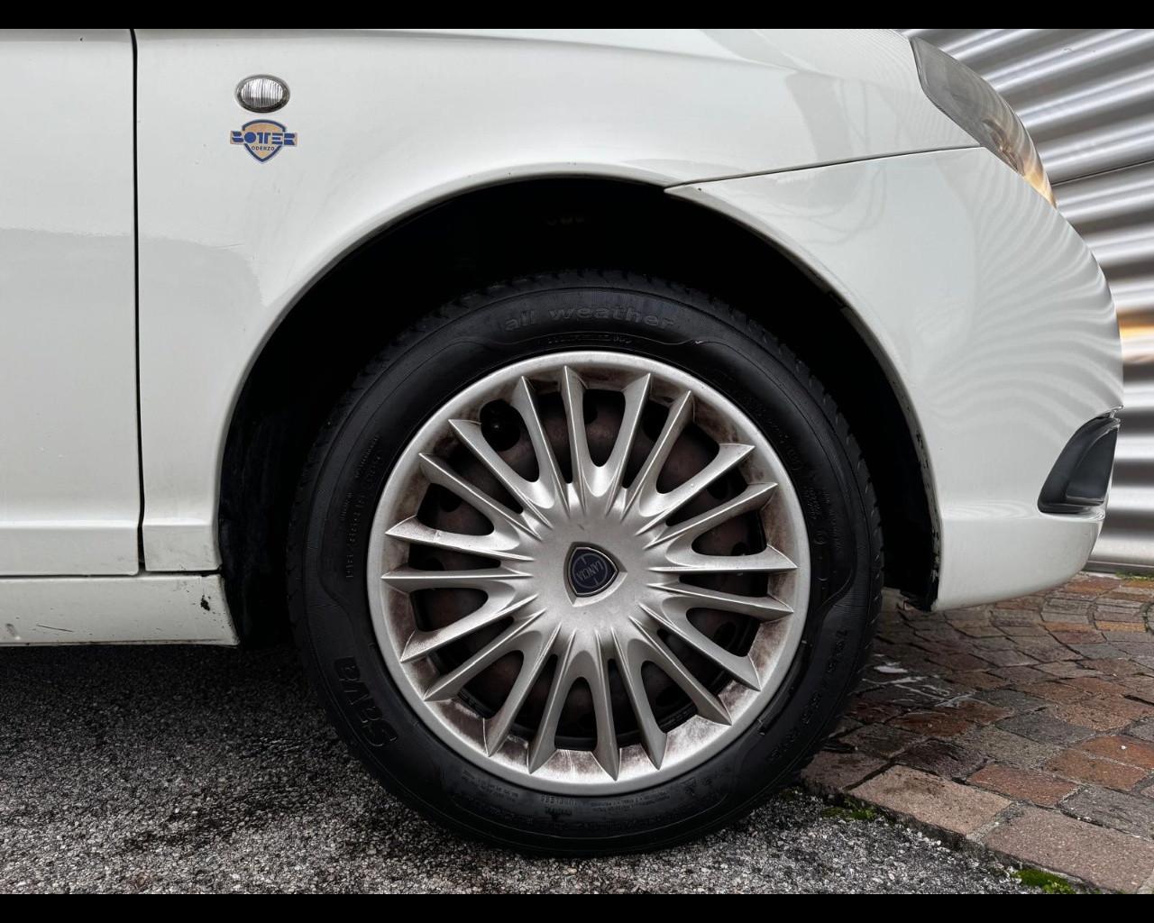 LANCIA YPSILON 1.2 8v ARGENTO