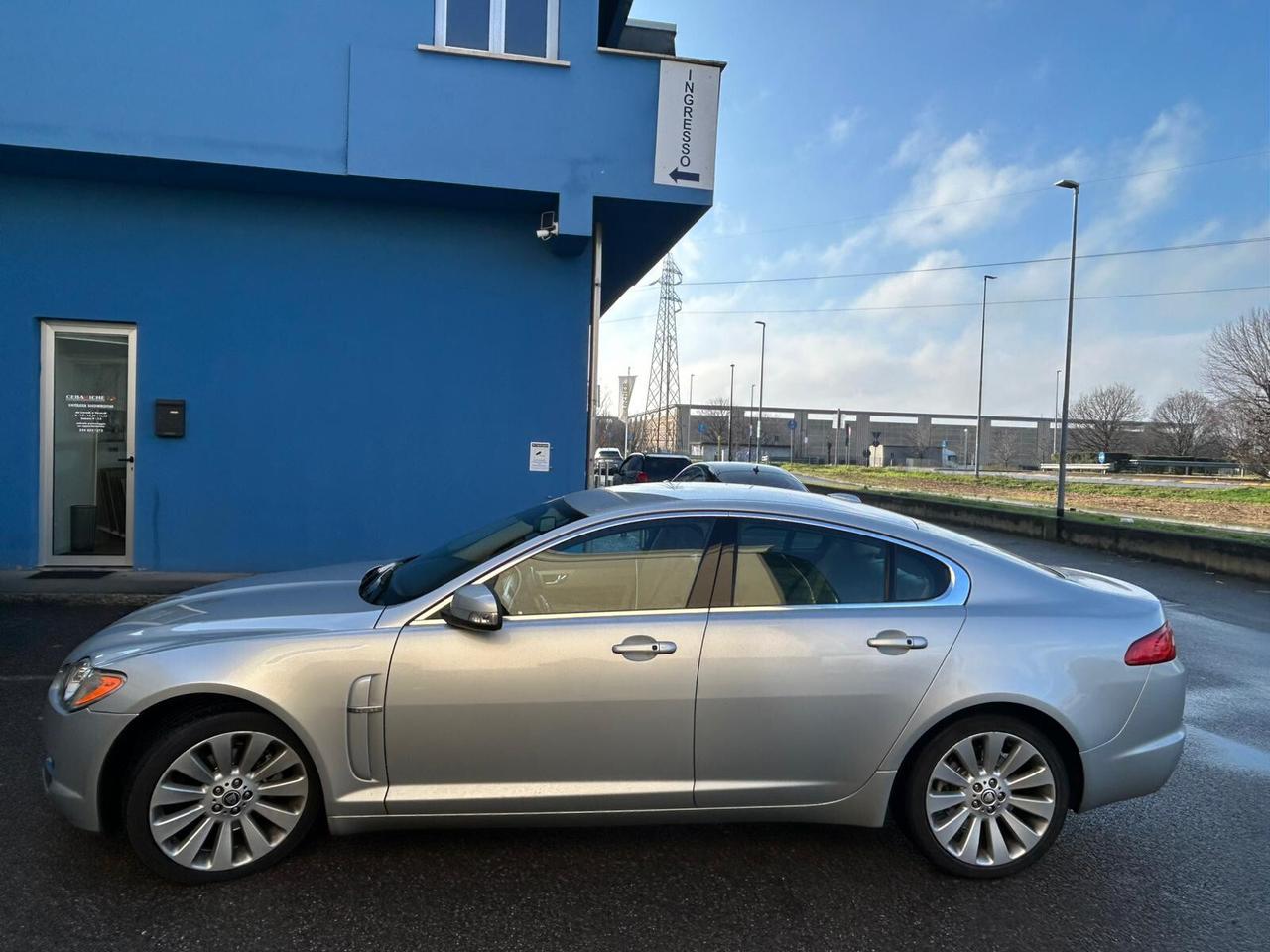 Jaguar XF 2.7d Luxury auto