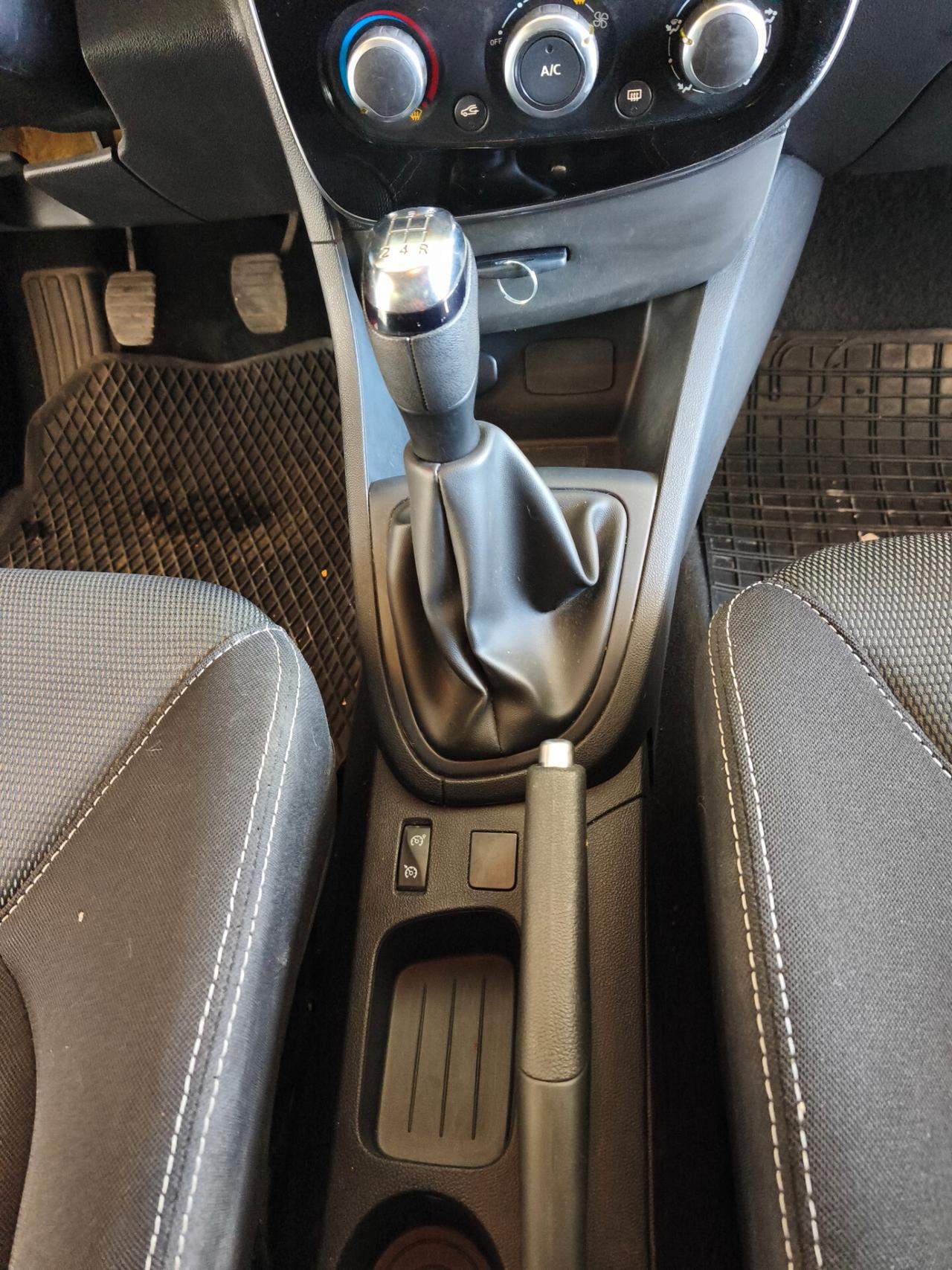 Renault Clio 1.2 75CV 5 porte Intens