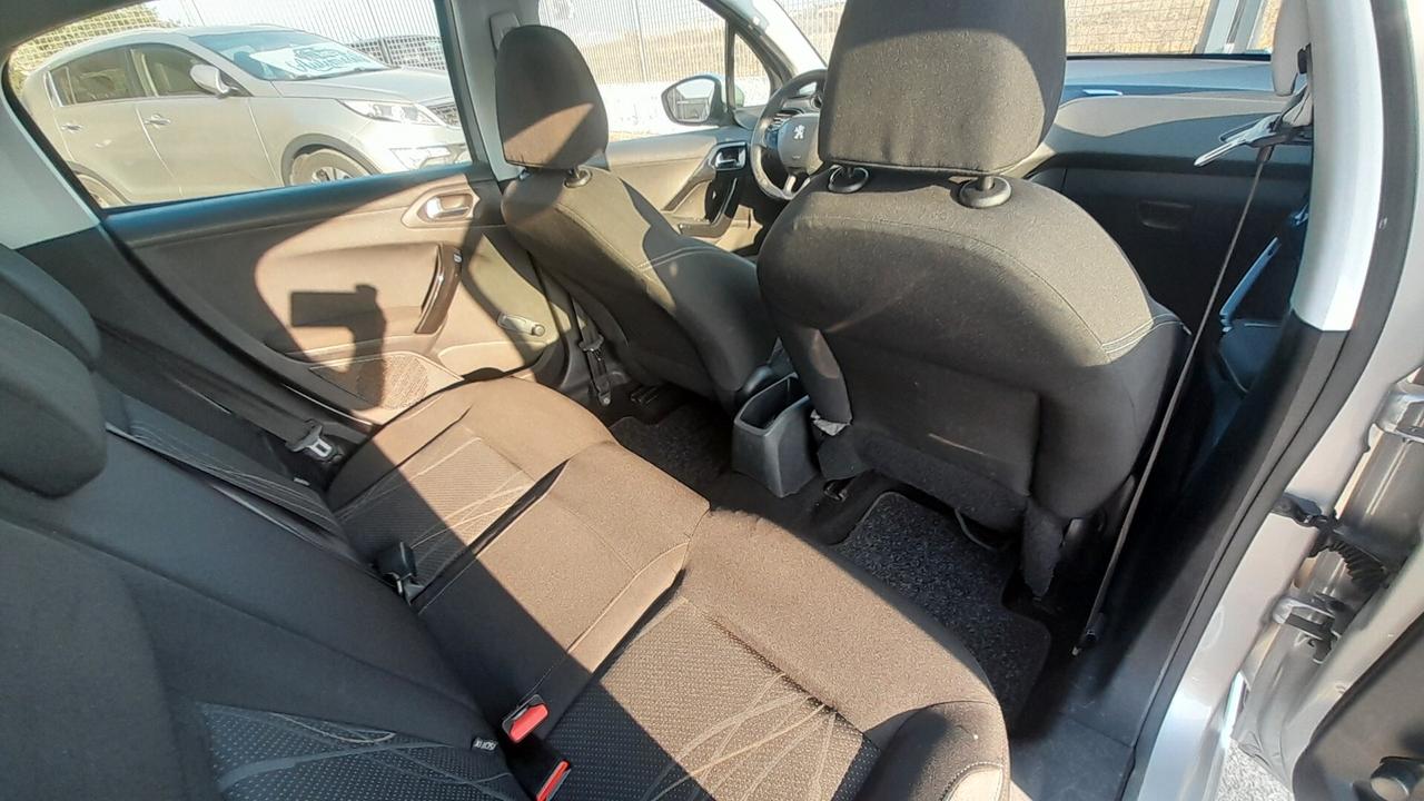 Peugeot 208 1.4 HDi 68 CV 5 porte Allure