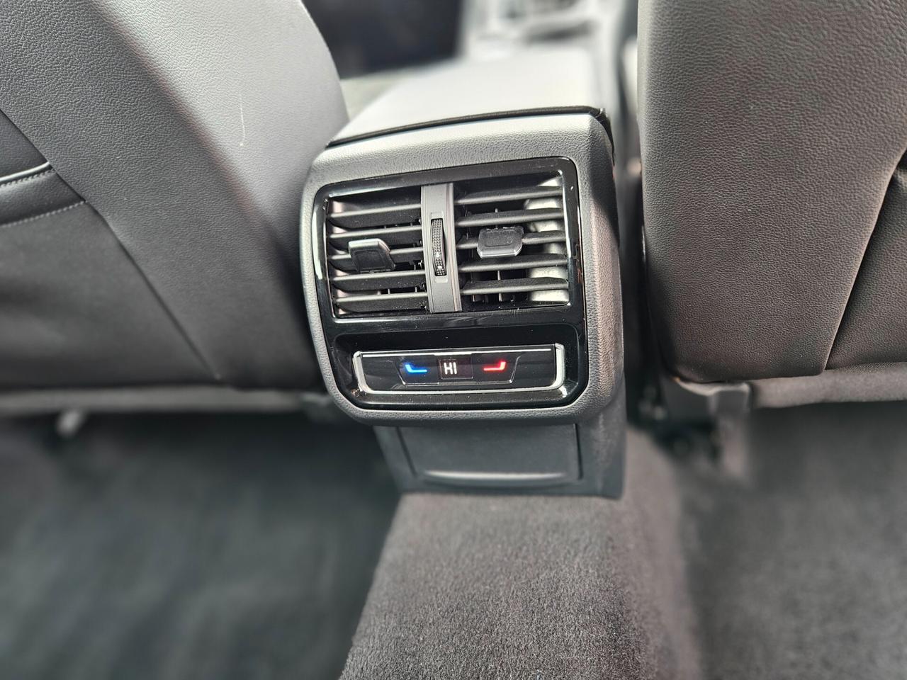 Volkswagen Passat Variant 1.5 TSI ACT DSG Business