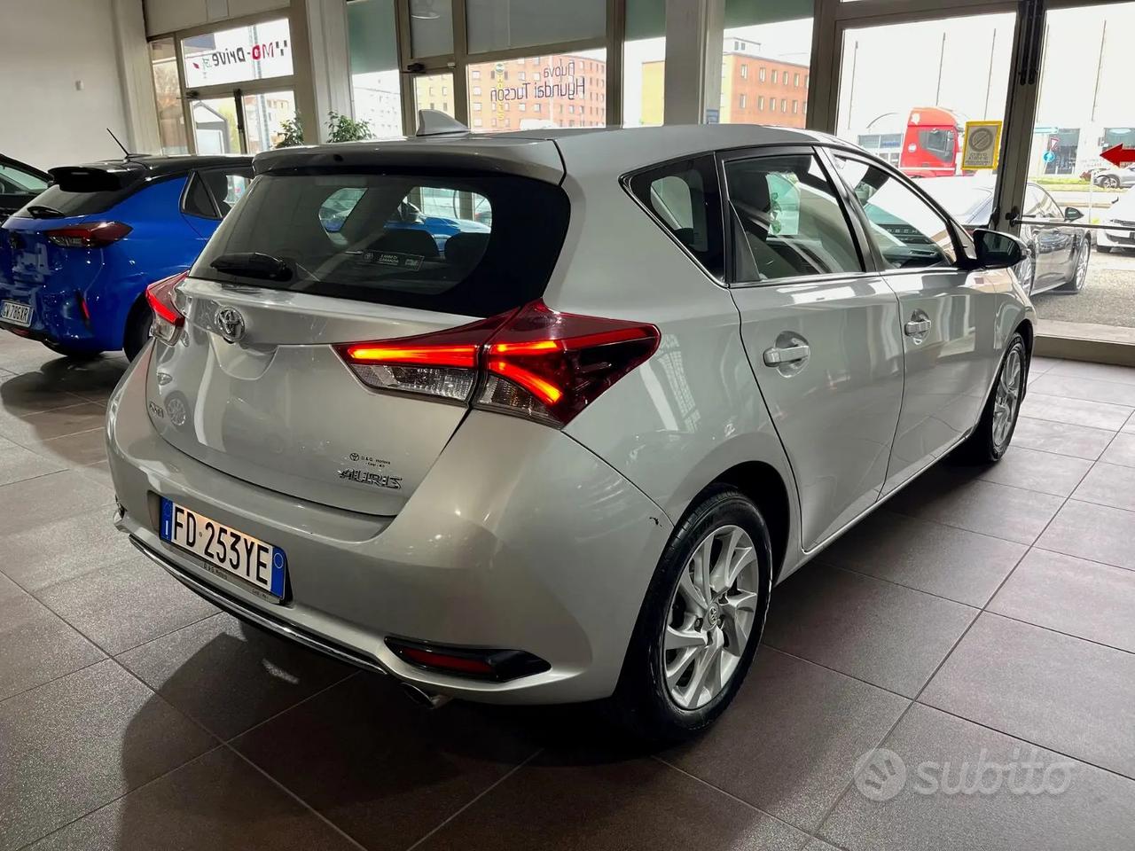 TOYOTA AURIS 1.6 TDI LOUNGE unico proprietario