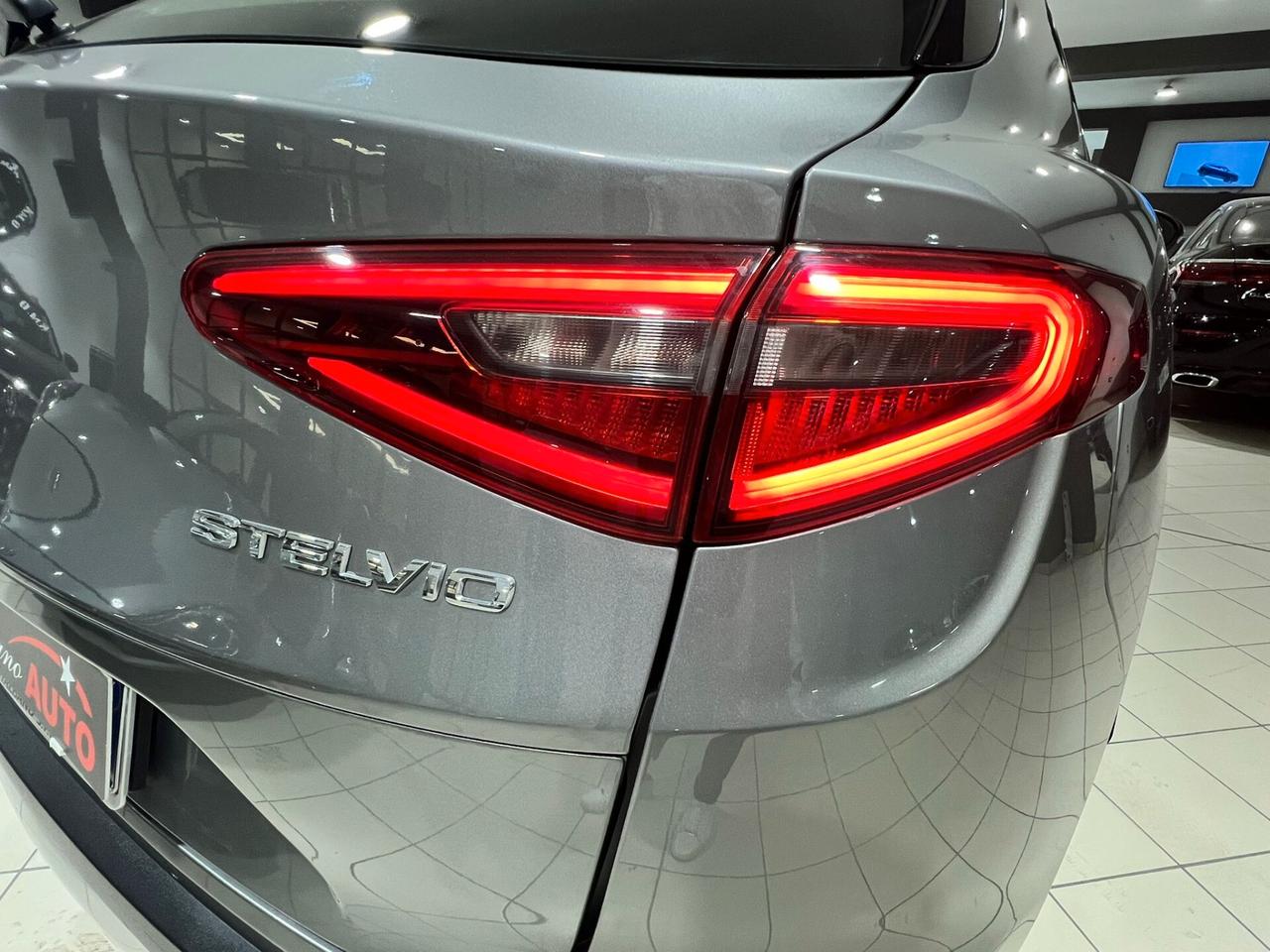 Alfa Romeo Stelvio 2.2 Turbodiesel 160 CV AT8 RWD Business