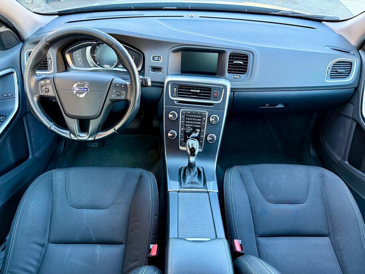 Volvo V60 Cross Country D4 Geartronic Business