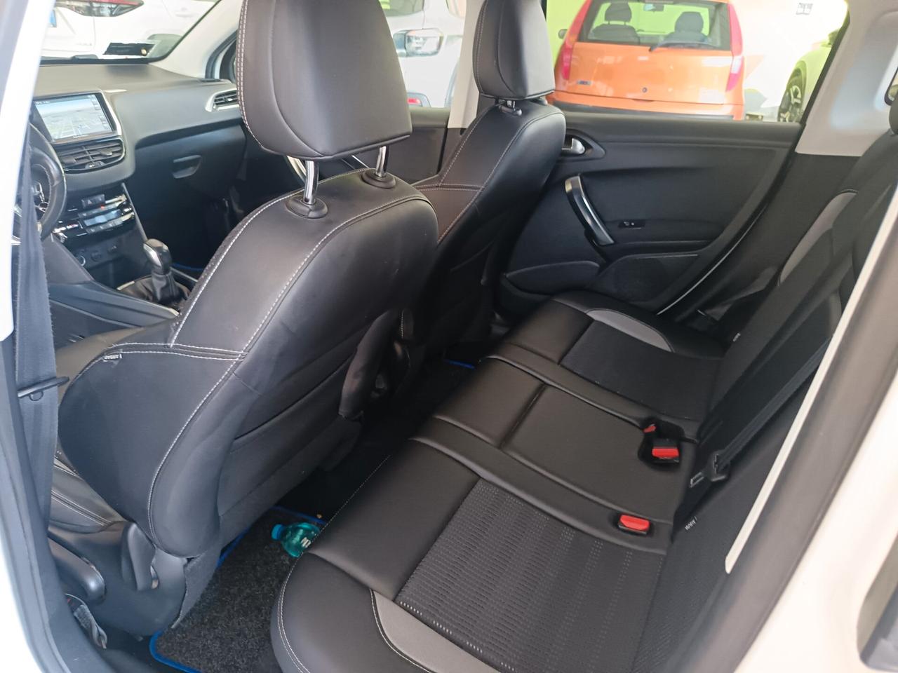 Peugeot 2008 1.6 VTi 120CV Allure