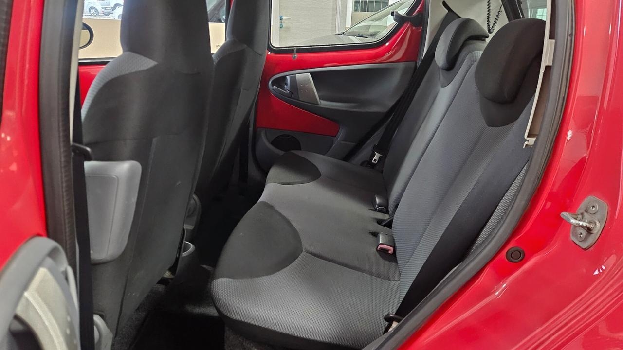 Toyota Aygo 1.0 12V VVT-i 5 porte Sol