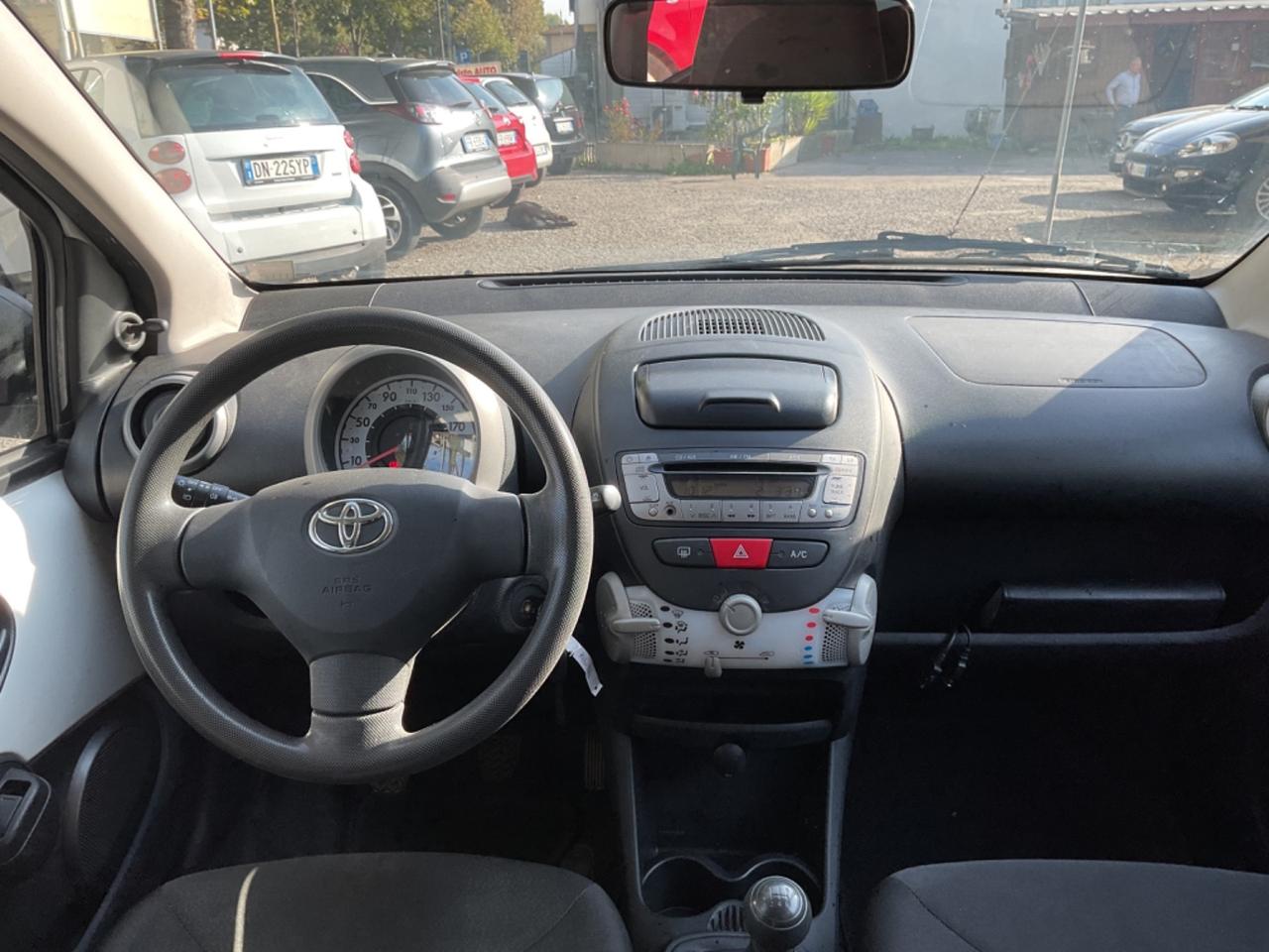 Toyota Aygo 1.0 5 porte Connect OK NEOPATENTATI