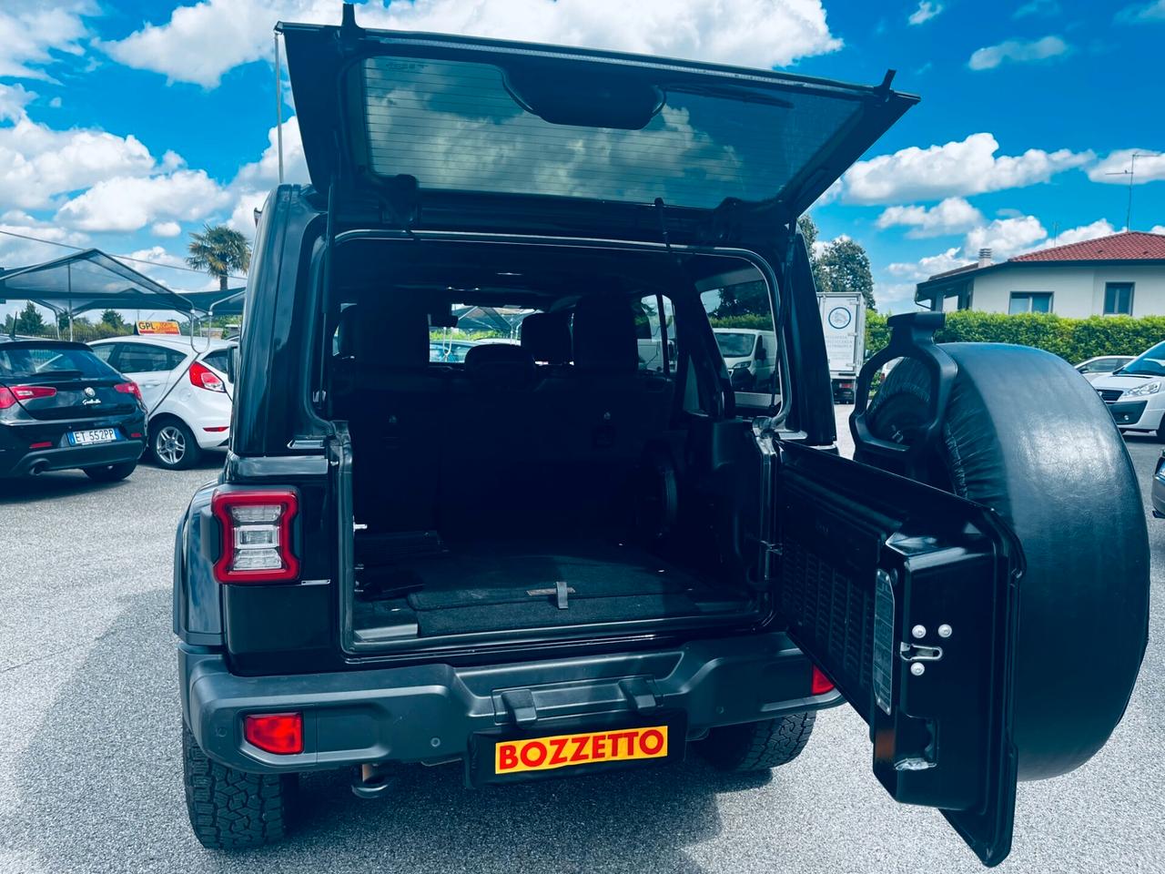 Jeep Wrangler Unlimited 2.2 Mjt II Sahara MOTORE NUOVO