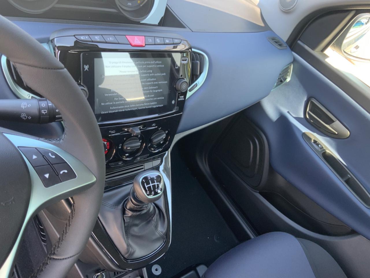 Lancia Ypsilon 1.0 FireFly 5 porte S&S Hybrid Platino