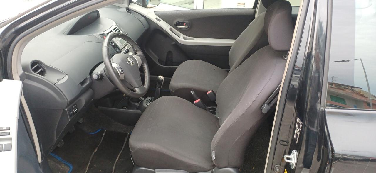 Toyota Yaris 1.0 3 porte Sol