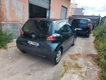 Toyota Aygo 1.0 benz 5 porte 2011