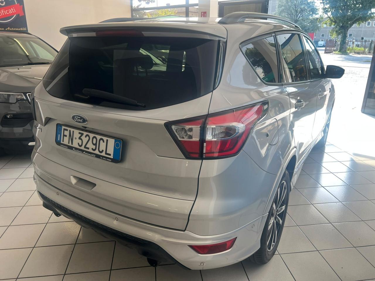 Ford Kuga 1.5 TDCI 120 CV S&S 2WD ST-Line