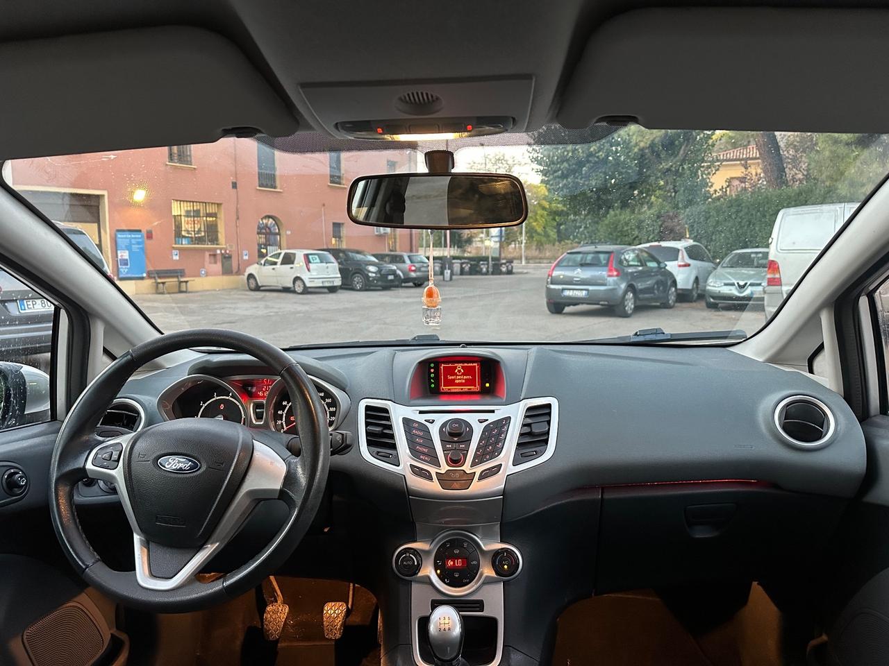 Ford Fiesta 1.4 5 porte Bz.- GPL Titanium