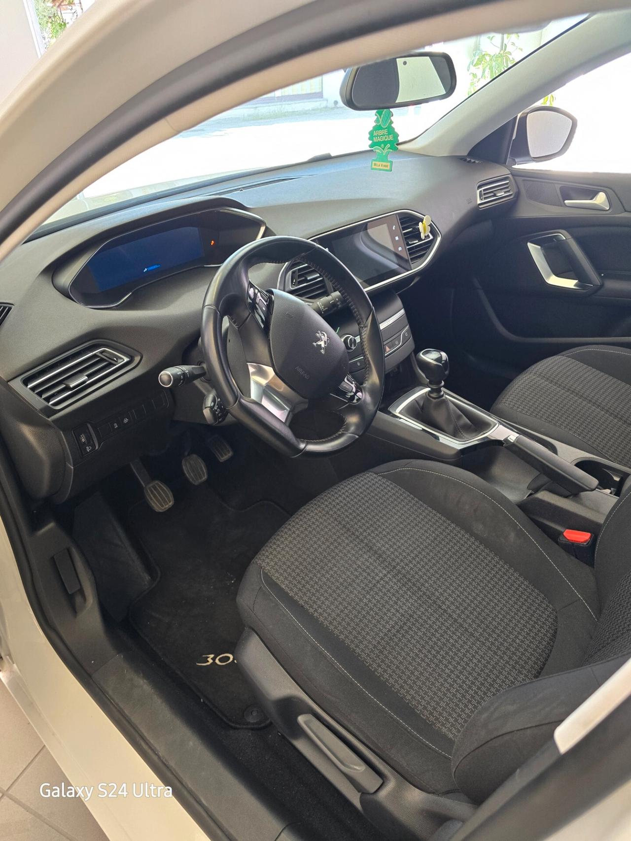 Peugeot 308 BlueHDi 130 S&S EAT8 SW Active Business