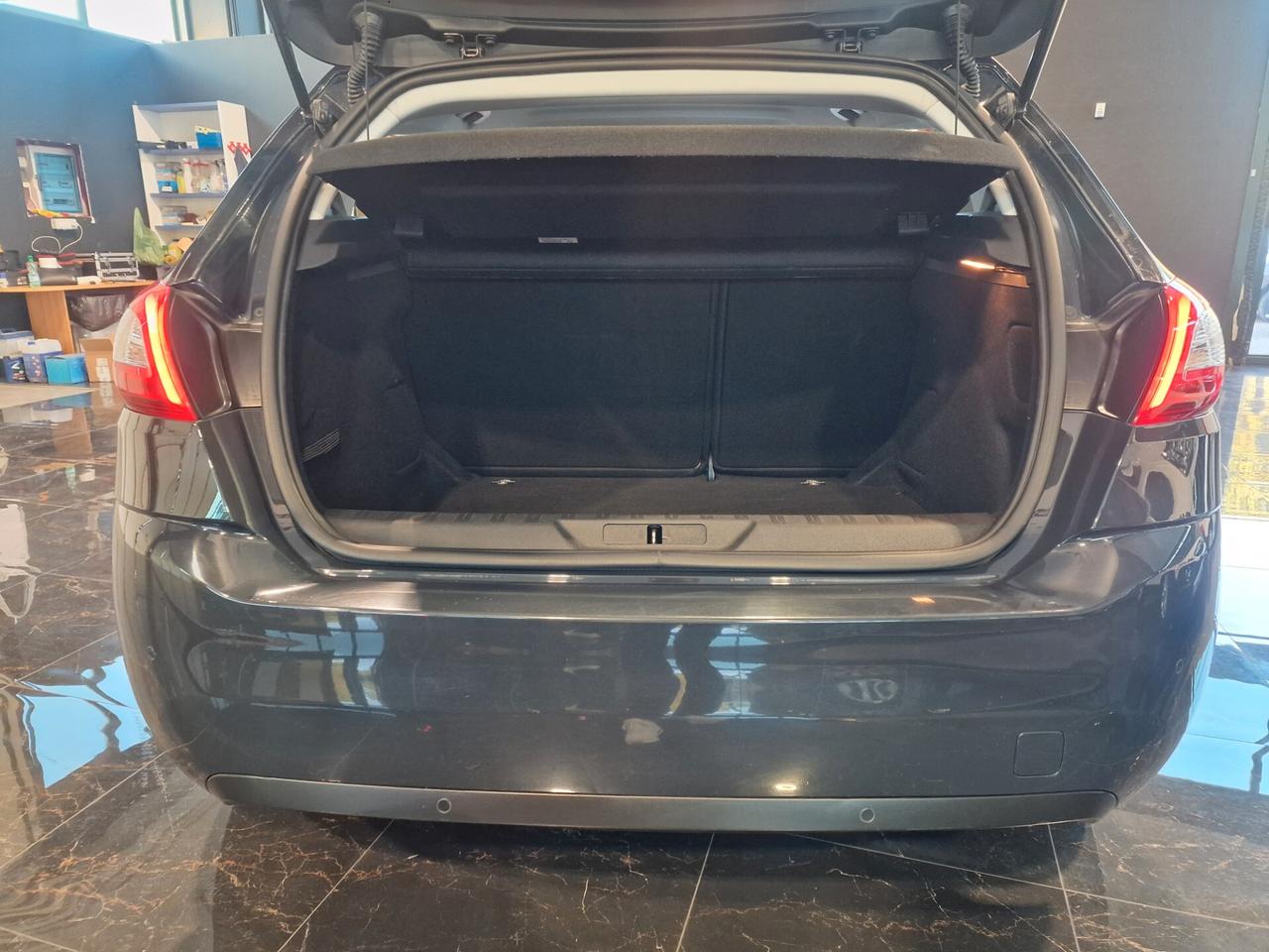 Peugeot 308 BlueHDi 100 S&S Business