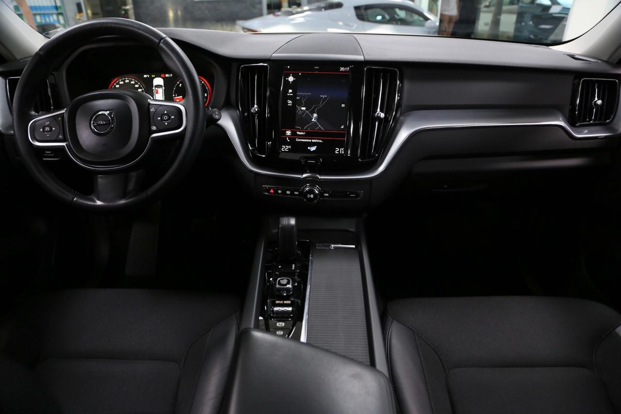 Volvo XC60 B4 (d) mhev AWD Geartronic Momentum
