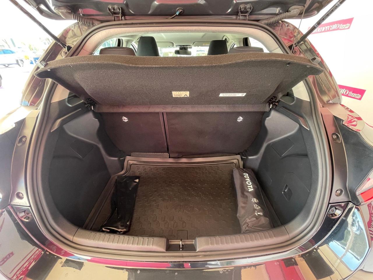 TOYOTA Yaris 4ª serie Yaris 1.5 Hybrid 5 porte...