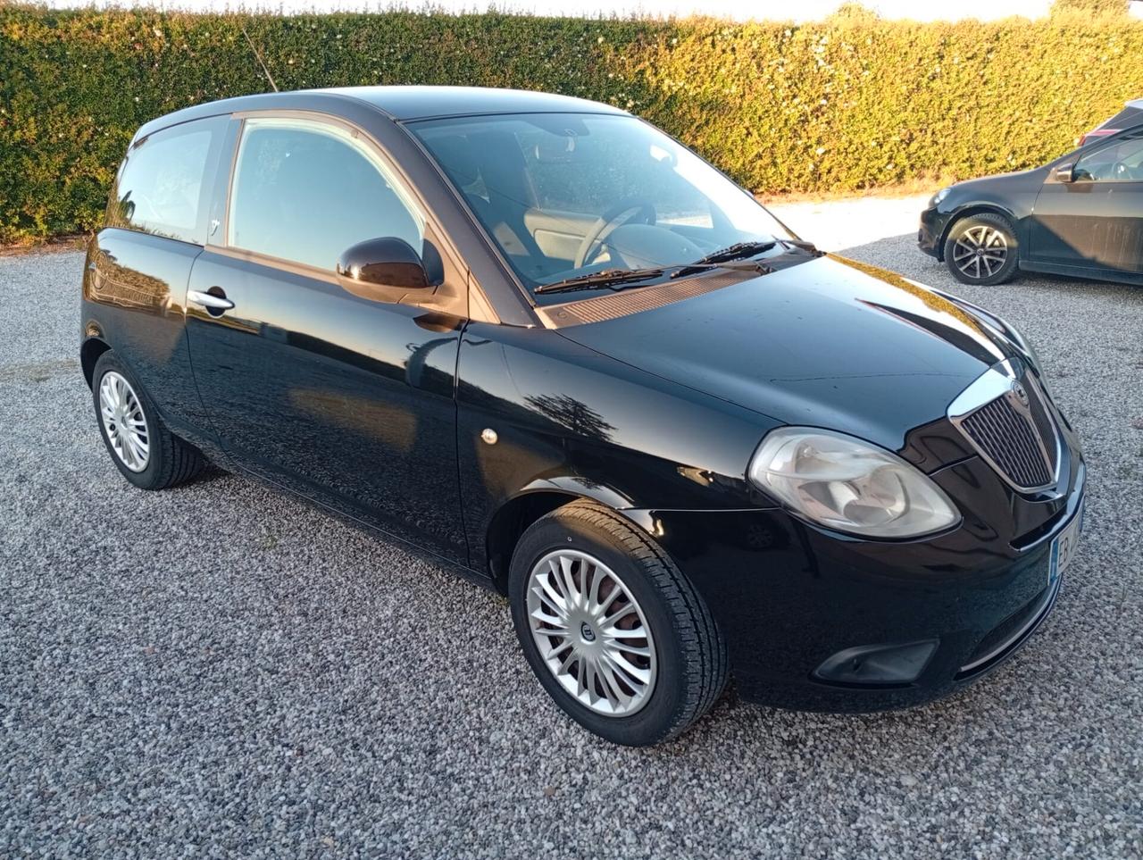 Lancia Ypsilon 1.2 Argento