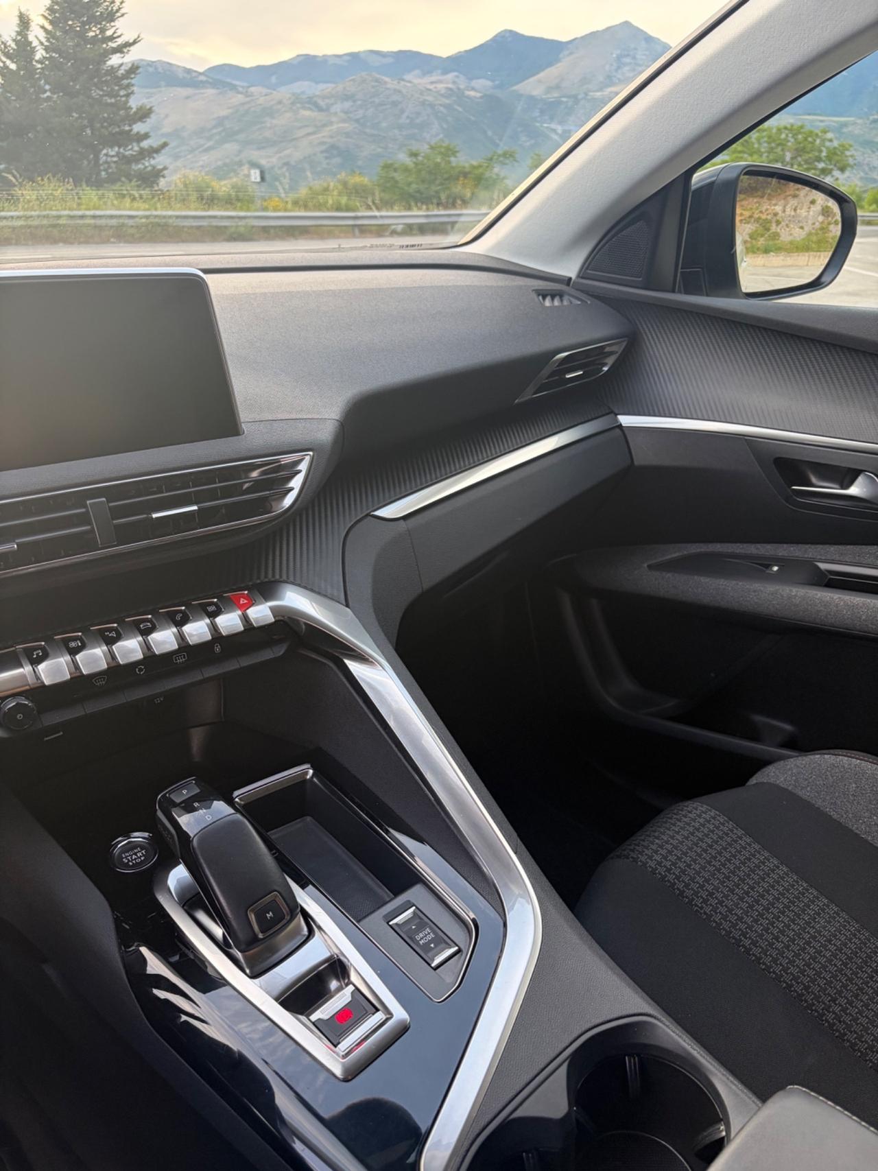 PEUGEOT 3008 BLUE HDI 2022