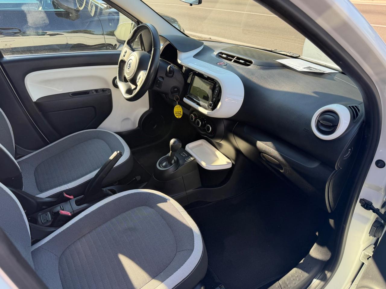 Renault Twingo TCe 90 CV EDC Intens