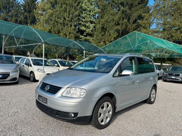 Volkswagen Touran 2.0 16V TDI Highline