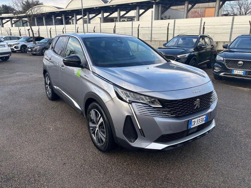 Peugeot 3008 Hybrid4 300 e-EAT8 Allure Pack vettura a noleggio per info benedetta