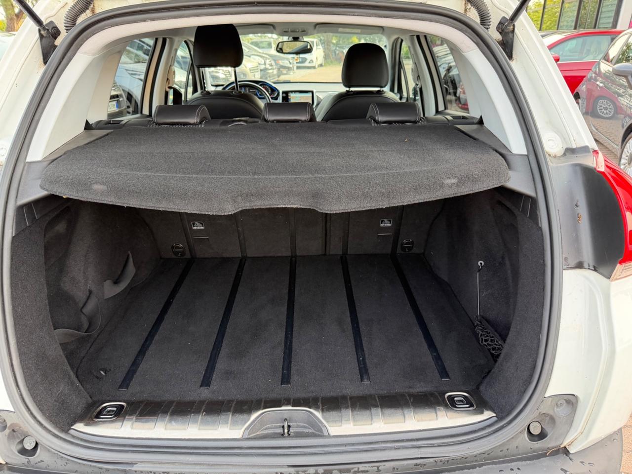 Peugeot 2008 BlueHDi 120 S&S Black Matt