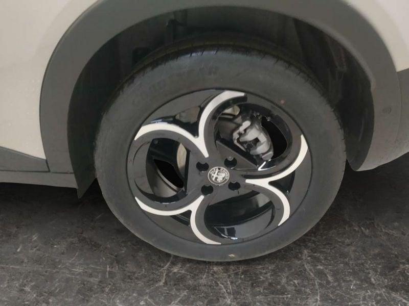 Alfa Romeo Junior 1.2 ibrida 145cv edct6