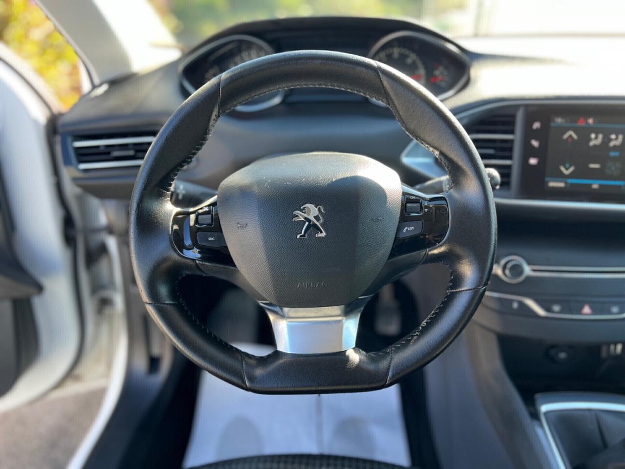 Peugeot 308 BlueHDi 100 Business