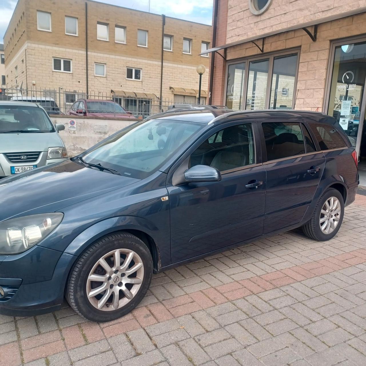 UNICO PROPRIETARIO TAGLIANDI UFFICIALI ASTRA 1.7 TDI SW