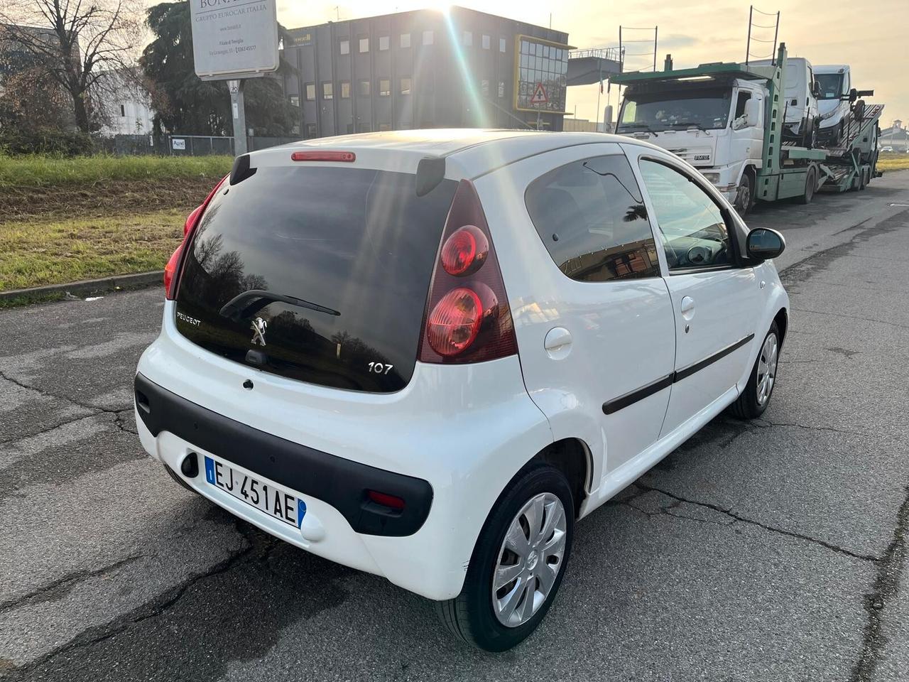Peugeot 107 1.0 68CV 5p. Superga