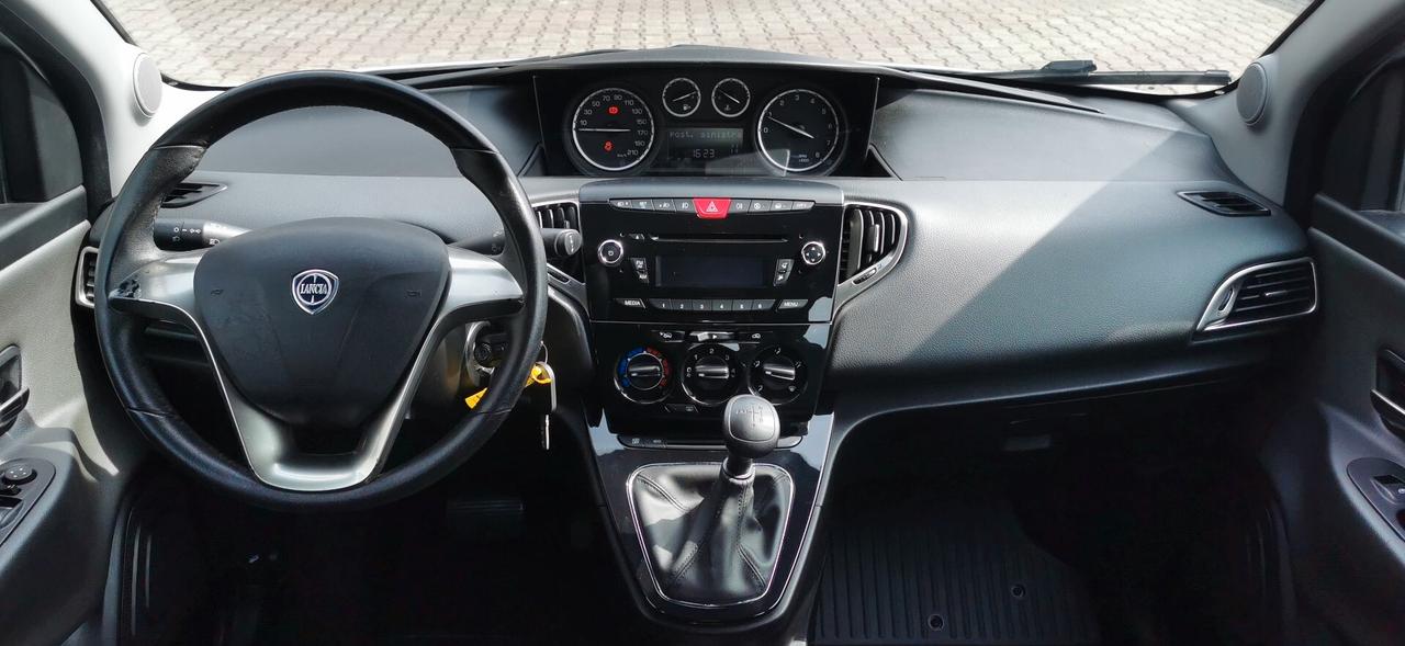 Lancia Ypsilon 0.9 TwinAir 85 CV 5 porte S&S DFN Gold