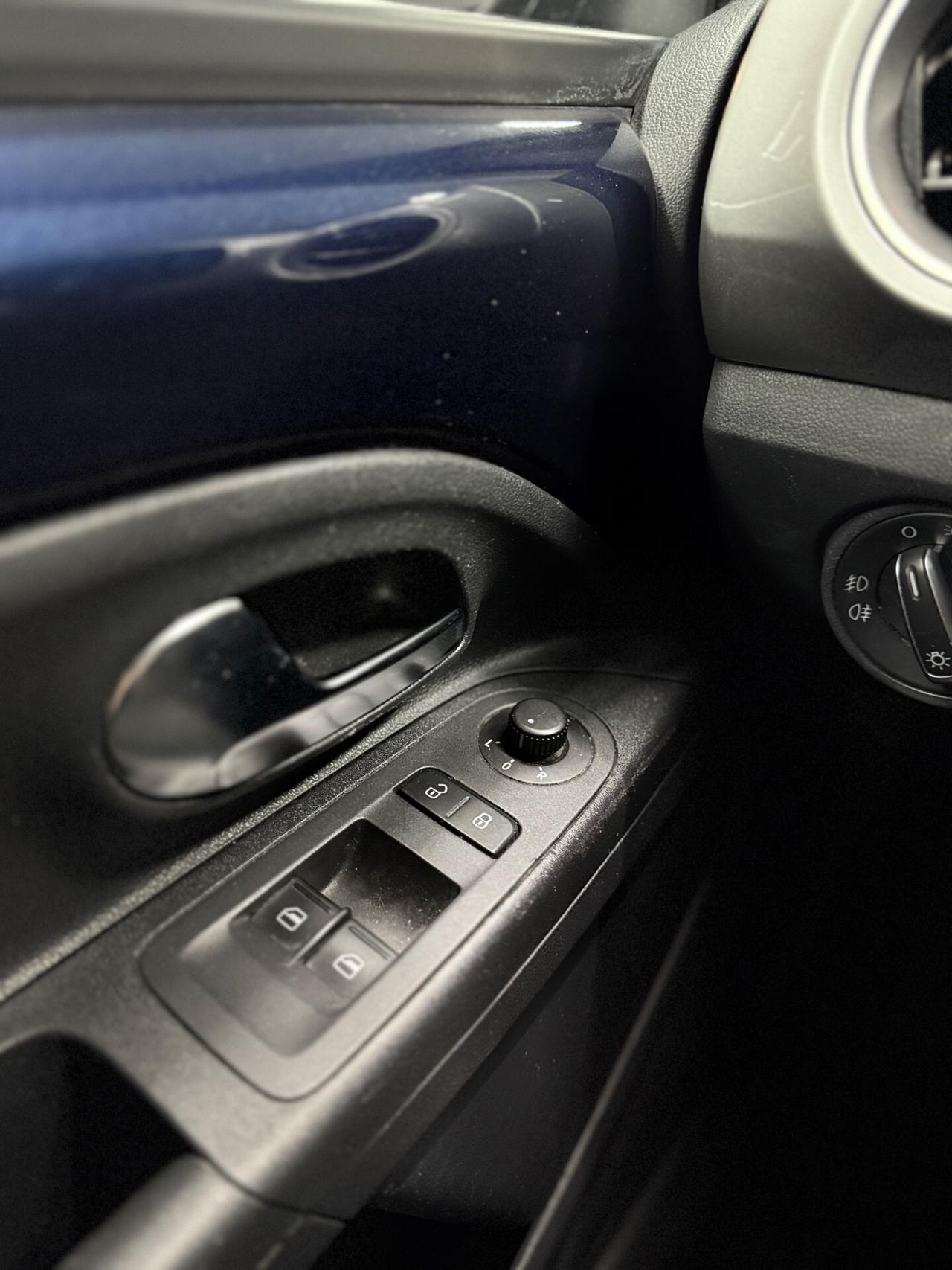 Volkswagen up! 1.0 75 CV 5p. cross ASG