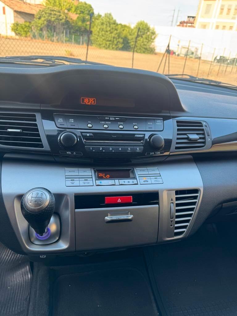 Honda FR-V 1.7 Benzina NEOPATENTATI 6 posti