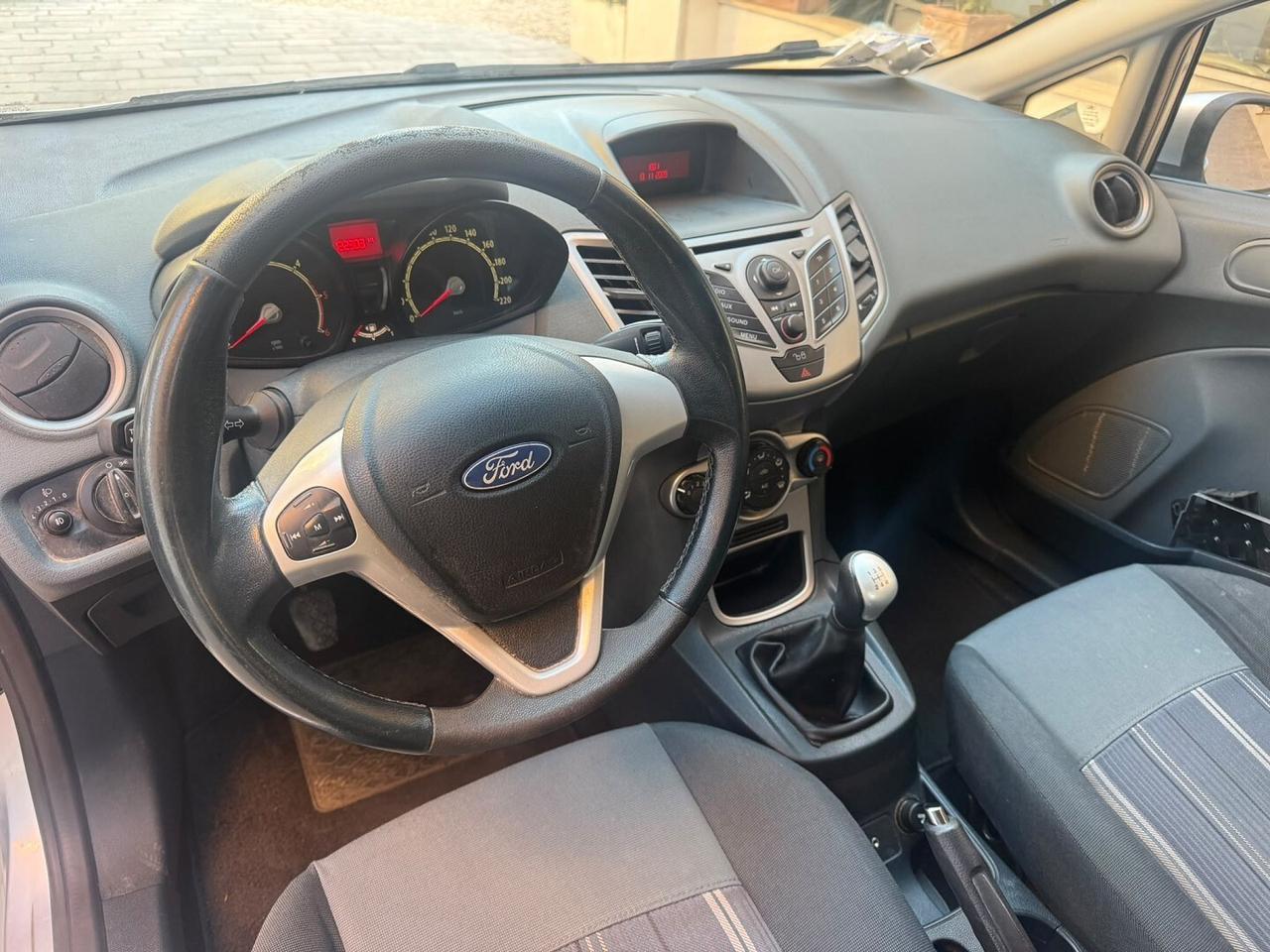 FORD Fiesta 1.4 TDCi 68CV 5 porte Titanium