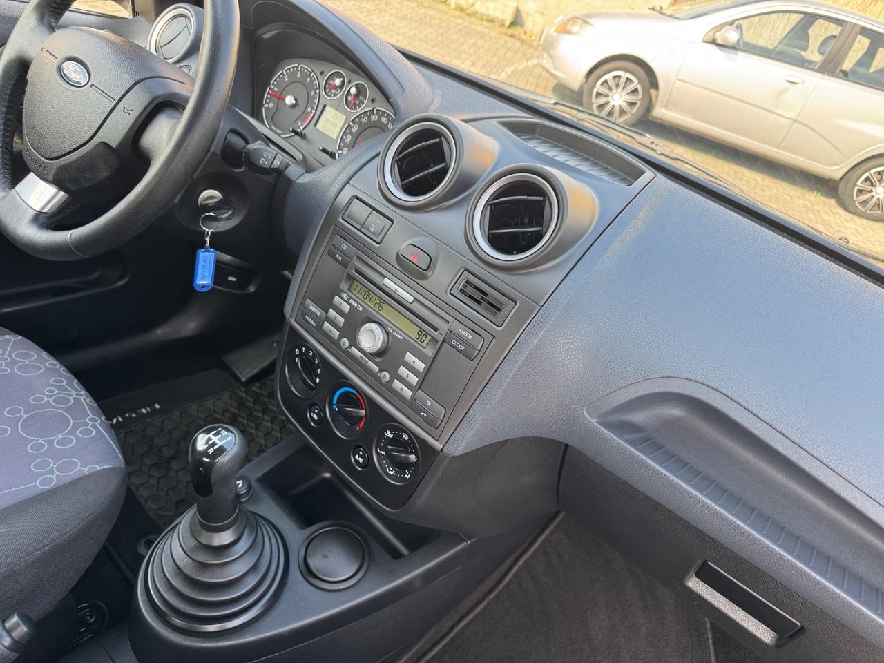 Ford Fiesta 1.2 16V 3p. neopatentati