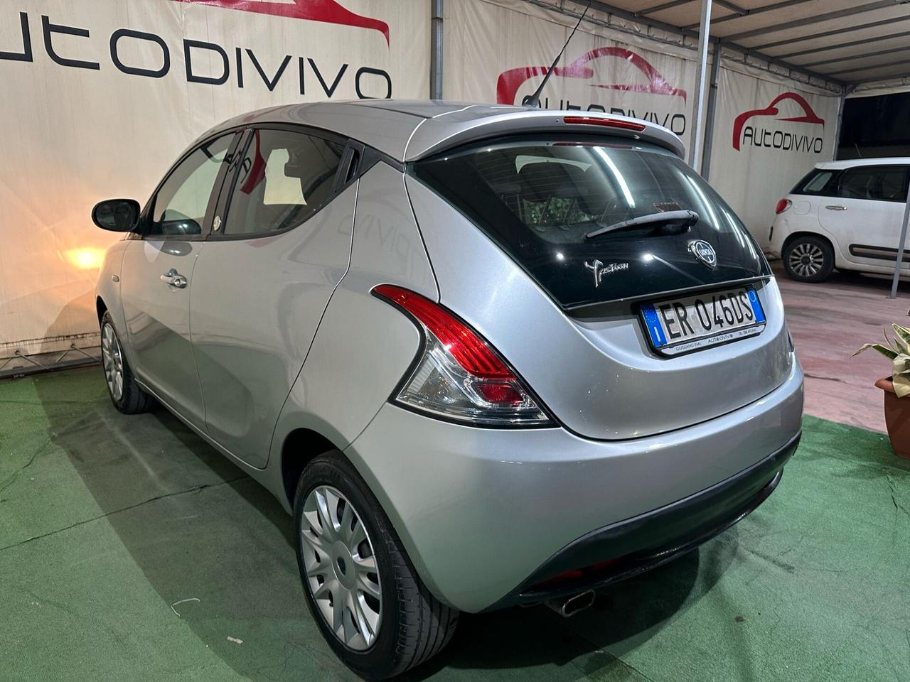 Lancia Ypsilon 1.2 69 CV 5 porte GPL Ecochic Silver