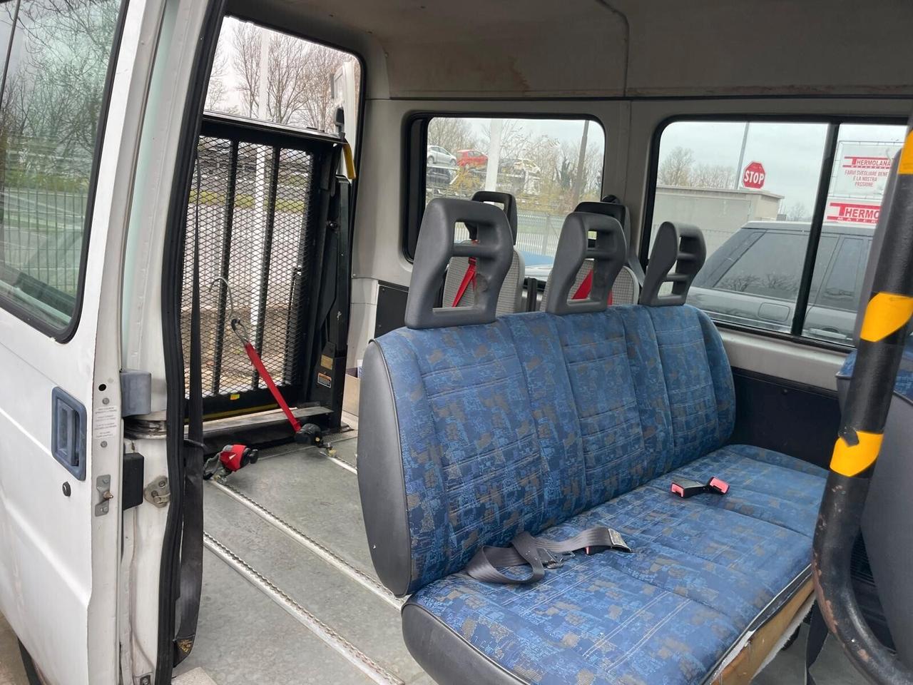 Fiat Ducato con piattaforma disabili