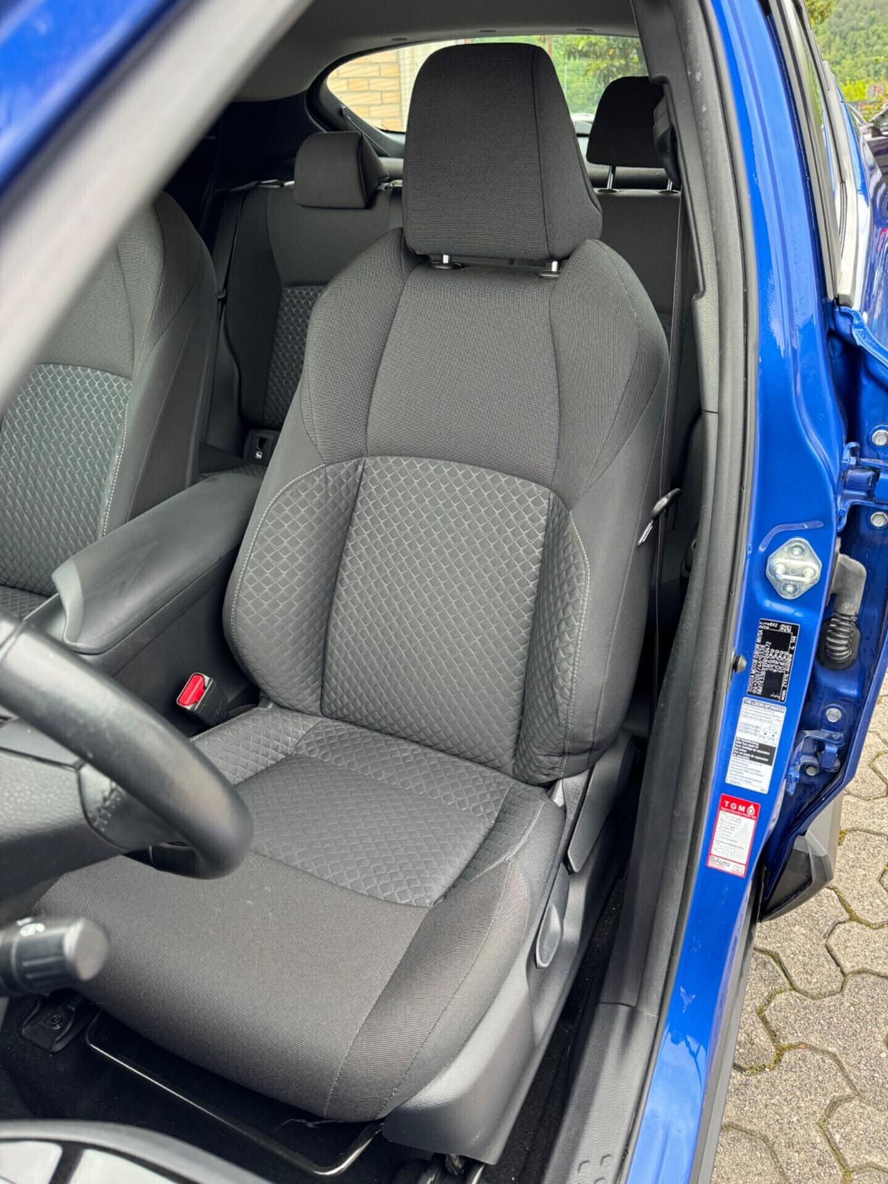 Toyota C-HR 1.8 Hybrid E-CVT Dynamic